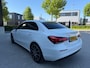 Mercedes-Benz A-klasse 180 Business Solution / Wide-Screen / Automaat / Camera / 18" Inch LMV