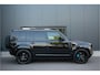 Land Rover Defender 110 5.0 V8 525PK | Incl.BTW | NL Auto | ACC | 360 Cam | Head Up | Pano | Full PPF | Luchtvering | Koelkast | Lane & Side Assist | E.Trekhaak 3500kg | Voorruitverwarming + Stuurverwarming | Meridian Audio | 22" | Sport Uitlaat | Garagedeur opener (Homelink) | Apple & Android Carplay | Dealer Onderhouden | Alarm.
