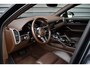 Porsche Cayenne Coupé 3.0 E-Hybrid 462pk Platinum Edition SportDesign | Pano | ACC | Trekhaak | 22'' Wielen | Bose | Achterasbesturing | Stoelventilatie | Sportuitlaat |