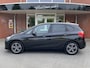 BMW 2-Serie Active Tourer 218i High Executive Edition!! | Stoelverwarming | PDC V+A | Navigatie | Cruise | Trekhaak |  Ndl Auto | Elekt. Achterklep | RIJKLAARPRIJS INCL 12 MAANDEN GARANTIE EN BEURT