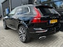 Volvo XC60 2.0 B5 250 PK Inscription Aut. | SCHUIF/KANTELDAK| HEAD UP DISPLAY| LEDER| ADAPTIEVE CRUISE CONTROL| HARMAN/KARDON SOUND| DODEHOEK DETECTIE| FULL LED|