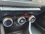 Renault Clio 1.6 E-Tech Hybrid 140 Business Zen / Parkeersensoren / CruiseControl / Airco / Bluetooth