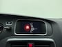 Volvo V40 2.0 T4 190pk Business Sport / Panorama dak / Lederen bekleding / On call / Stoelverwarming / Camera /