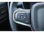 Volvo EX40 Single Motor Extended Range Plus 82 kWh | Trekhaak | Verwarmbare voorstoelen en stuurwiel | Warmtepomp | Premium audio by Harman Kardon | Apple carplay/Android auto | Adaptieve cruise control