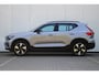 Volvo EX40 Single Motor Extended Range Plus 82 kWh | Trekhaak | Verwarmbare voorstoelen en stuurwiel | Warmtepomp | Premium audio by Harman Kardon | Apple carplay/Android auto | Adaptieve cruise control