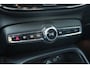 Volvo EX40 Single Motor Extended Range Plus 82 kWh | Trekhaak | Verwarmbare voorstoelen en stuurwiel | Warmtepomp | Premium audio by Harman Kardon | Apple carplay/Android auto | Adaptieve cruise control