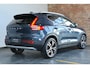Volvo XC40 T4 Recharge Inscription | Panoramadak | Lederen Bekleding | Parkeercamera | Parkeersensoren voor + achter | Stoelverwarming | Stuurwielverwarming | Navigatie | Apple Carplay / Android Auto