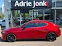 Mazda 3 2.0 e-SkyActiv-X M Hybrid 180 Comfort met Bose AUTOMAAT | LEDER | Bose Audio | A.CAMERA | HEAD-UP DISPLAY | APPLE CARPLAY/ANDROID AUTO | 18"LM VELGEN | NED.AUTO | DELAER ONDERHOUDEN |