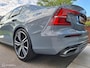 Volvo S60 2.0 B3 R-Design NL-Auto ! 1e Eigenaar ! BTW-Auto ! Full-Option ! Thunder Grey Met.