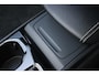 Volvo XC40 T2 R-Design | Verwarmbare voorstoelen en stuurwiel | Apple carplay/Android auto | Adaptieve cruise control | Keyless | Parkeersensor achter | Extra getint glas | 18 inch Lichtmetalen velgen