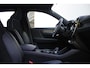 Volvo XC40 T2 R-Design | Verwarmbare voorstoelen en stuurwiel | Apple carplay/Android auto | Adaptieve cruise control | Keyless | Parkeersensor achter | Extra getint glas | 18 inch Lichtmetalen velgen