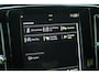 Volvo XC40 T2 R-Design | Verwarmbare voorstoelen en stuurwiel | Apple carplay/Android auto | Adaptieve cruise control | Keyless | Parkeersensor achter | Extra getint glas | 18 inch Lichtmetalen velgen