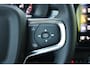 Volvo XC40 T2 R-Design | Verwarmbare voorstoelen en stuurwiel | Apple carplay/Android auto | Adaptieve cruise control | Keyless | Parkeersensor achter | Extra getint glas | 18 inch Lichtmetalen velgen