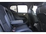 Volvo XC40 T2 R-Design | Verwarmbare voorstoelen en stuurwiel | Apple carplay/Android auto | Adaptieve cruise control | Keyless | Parkeersensor achter | Extra getint glas | 18 inch Lichtmetalen velgen