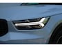 Volvo XC40 T2 R-Design | Verwarmbare voorstoelen en stuurwiel | Apple carplay/Android auto | Adaptieve cruise control | Keyless | Parkeersensor achter | Extra getint glas | 18 inch Lichtmetalen velgen