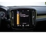Volvo XC40 T2 R-Design | Verwarmbare voorstoelen en stuurwiel | Apple carplay/Android auto | Adaptieve cruise control | Keyless | Parkeersensor achter | Extra getint glas | 18 inch Lichtmetalen velgen
