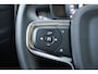 Volvo XC40 T2 R-Design | Verwarmbare voorstoelen en stuurwiel | Apple carplay/Android auto | Adaptieve cruise control | Keyless | Parkeersensor achter | Extra getint glas | 18 inch Lichtmetalen velgen