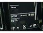 Volvo XC40 T2 R-Design | Verwarmbare voorstoelen en stuurwiel | Apple carplay/Android auto | Adaptieve cruise control | Keyless | Parkeersensor achter | Extra getint glas | 18 inch Lichtmetalen velgen