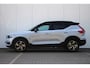 Volvo XC40 T2 R-Design | Verwarmbare voorstoelen en stuurwiel | Apple carplay/Android auto | Adaptieve cruise control | Keyless | Parkeersensor achter | Extra getint glas | 18 inch Lichtmetalen velgen