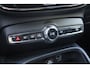 Volvo XC40 T2 R-Design | Verwarmbare voorstoelen en stuurwiel | Apple carplay/Android auto | Adaptieve cruise control | Keyless | Parkeersensor achter | Extra getint glas | 18 inch Lichtmetalen velgen