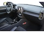 Volvo XC40 T2 R-Design | Verwarmbare voorstoelen en stuurwiel | Apple carplay/Android auto | Adaptieve cruise control | Keyless | Parkeersensor achter | Extra getint glas | 18 inch Lichtmetalen velgen