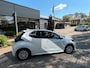 Toyota Yaris 1.5 Hybrid Active platinum pearl white