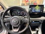 Toyota Yaris 1.5 Hybrid Active platinum pearl white