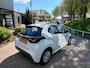 Toyota Yaris 1.5 Hybrid Active platinum pearl white