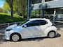 Toyota Yaris 1.5 Hybrid Active platinum pearl white