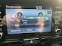 Toyota Yaris 1.5 Hybrid Dynamic 1e eigenaar, dealeronderhouden, parkeersensoren voor, parkeercamera achter, Apple Carplay, Android Auto, Toyota 10 jaar garantie programma, Toyota pechhulppas, rijklaarprijs incl. garantie en onderhoud!