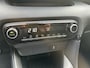 Toyota Yaris 1.5 Hybrid Dynamic 1e eigenaar, dealeronderhouden, parkeersensoren voor, parkeercamera achter, Apple Carplay, Android Auto, Toyota 10 jaar garantie programma, Toyota pechhulppas, rijklaarprijs incl. garantie en onderhoud!