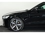 Volvo V60 2.0 T8 Plug-in hybrid AWD Ultimate Dark Panorama / Opendak / Harmankardon / HUD / Pilot assist