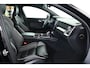 Volvo V60 2.0 T8 Plug-in hybrid AWD Ultimate Dark Panorama / Opendak / Harmankardon / HUD / Pilot assist