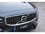 Volvo V60 T6 Recharge AWD Essential Edition | Long Range | Verwarmbare voorstoelen | Verwarmbaar stuurwiel | Verwarmbare achterbank | Google Infotainment | Parkeercamera | 19 inch Lichtmetalen velgen