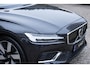 Volvo V60 T6 Recharge AWD Essential Edition | Long Range | Verwarmbare voorstoelen | Verwarmbaar stuurwiel | Verwarmbare achterbank | Google Infotainment | Parkeercamera | 19 inch Lichtmetalen velgen