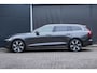 Volvo V60 T6 Recharge AWD Essential Edition | Long Range | Verwarmbare voorstoelen | Verwarmbaar stuurwiel | Verwarmbare achterbank | Google Infotainment | Parkeercamera | 19 inch Lichtmetalen velgen