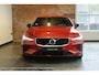 Volvo S60 T8 AWD Twin Engine R-Design | Dealeronderhouden | BLIS | Harman Kardon Premium Audio | Parkeercamera | Navigatie | Stoelverwarming | Stuurwielverwarming | 19'' Lichtmetalen velgen | Full LED Koplampen