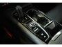Volvo S60 T8 AWD Twin Engine R-Design | Dealeronderhouden | BLIS | Harman Kardon Premium Audio | Parkeercamera | Navigatie | Stoelverwarming | Stuurwielverwarming | 19'' Lichtmetalen velgen | Full LED Koplampen