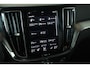Volvo S60 T8 AWD Twin Engine R-Design | Dealeronderhouden | BLIS | Harman Kardon Premium Audio | Parkeercamera | Navigatie | Stoelverwarming | Stuurwielverwarming | 19'' Lichtmetalen velgen | Full LED Koplampen