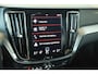 Volvo S60 T8 AWD Twin Engine R-Design | Dealeronderhouden | BLIS | Harman Kardon Premium Audio | Parkeercamera | Navigatie | Stoelverwarming | Stuurwielverwarming | 19'' Lichtmetalen velgen | Full LED Koplampen