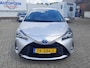 Toyota Yaris 1.5 Hybrid Design Sport mooie sportieve Yaris op all seasonsbanden!