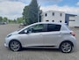 Toyota Yaris 1.5 Hybrid Design Sport mooie sportieve Yaris op all seasonsbanden!
