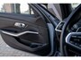 BMW 3-Serie 320 320e xDrive Touring M Sport | Memory | Trekhaak | Comfort Access | Alcantara | 18' Inch |