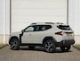Dacia Duster 1.8 hybrid 155 limited edition / Rondom Camera / Stoel en Stuurwielverwarming / Navigatie / Dodehoekdetectie / Adaptieve Cruise Control / Voorruitverwarming /
