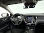 Volvo V60 B3 Momentum | Parkeercamera | Stoel- en Stuurverwarming | Cruise control | Trekhaak