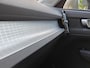 Volvo XC40 T4 211PK Recharge Inscription Expression | Trekhaak | Blis | Camera Achter | Stoel & Stuur verwarm. | 18''