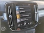 Volvo XC40 T4 211PK Recharge Inscription Expression | Trekhaak | Blis | Camera Achter | Stoel & Stuur verwarm. | 18''