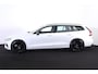 Volvo V60 B3 Essential Edition - Intellisafe Assist & Surround - Black Edition pack - Parkeersensoren v/a - Parkeercamera achter - Climate Control - Verwarmbare voorstoelen - Verwarmbaar stuurwiel - Verwarmbare achterbank - Trekhaak - Draadloze telefoonlader - 19' LMV