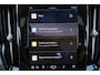 Volvo V60 B3 Essential Edition - Intellisafe Assist & Surround - Black Edition pack - Parkeersensoren v/a - Parkeercamera achter - Climate Control - Verwarmbare voorstoelen - Verwarmbaar stuurwiel - Verwarmbare achterbank - Trekhaak - Draadloze telefoonlader - 19' LMV