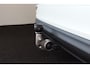 Volvo V60 B3 Essential Edition - Intellisafe Assist & Surround - Black Edition pack - Parkeersensoren v/a - Parkeercamera achter - Climate Control - Verwarmbare voorstoelen - Verwarmbaar stuurwiel - Verwarmbare achterbank - Trekhaak - Draadloze telefoonlader - 19' LMV